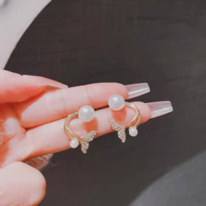 korean-fishtail-fashion-stud-earrings-for-women-jewelry-trendy-simulated-pearl-butterfly-earrings-piercing