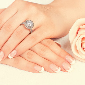 Sparkling Silver Halo Ring with Central Diamond-Like Stone 💎✨